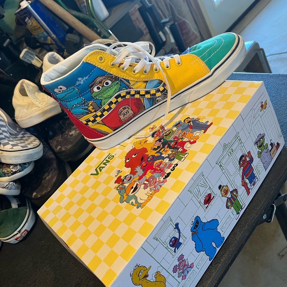 LE Sesame Street Vans